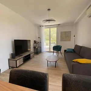Grand T2 53m2, Proche Plages Et Port , Parking . La Ciotat
